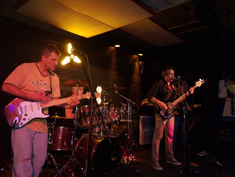 FILIGRANI – Tribute to Azra nastupaju ove subote u Nišu!