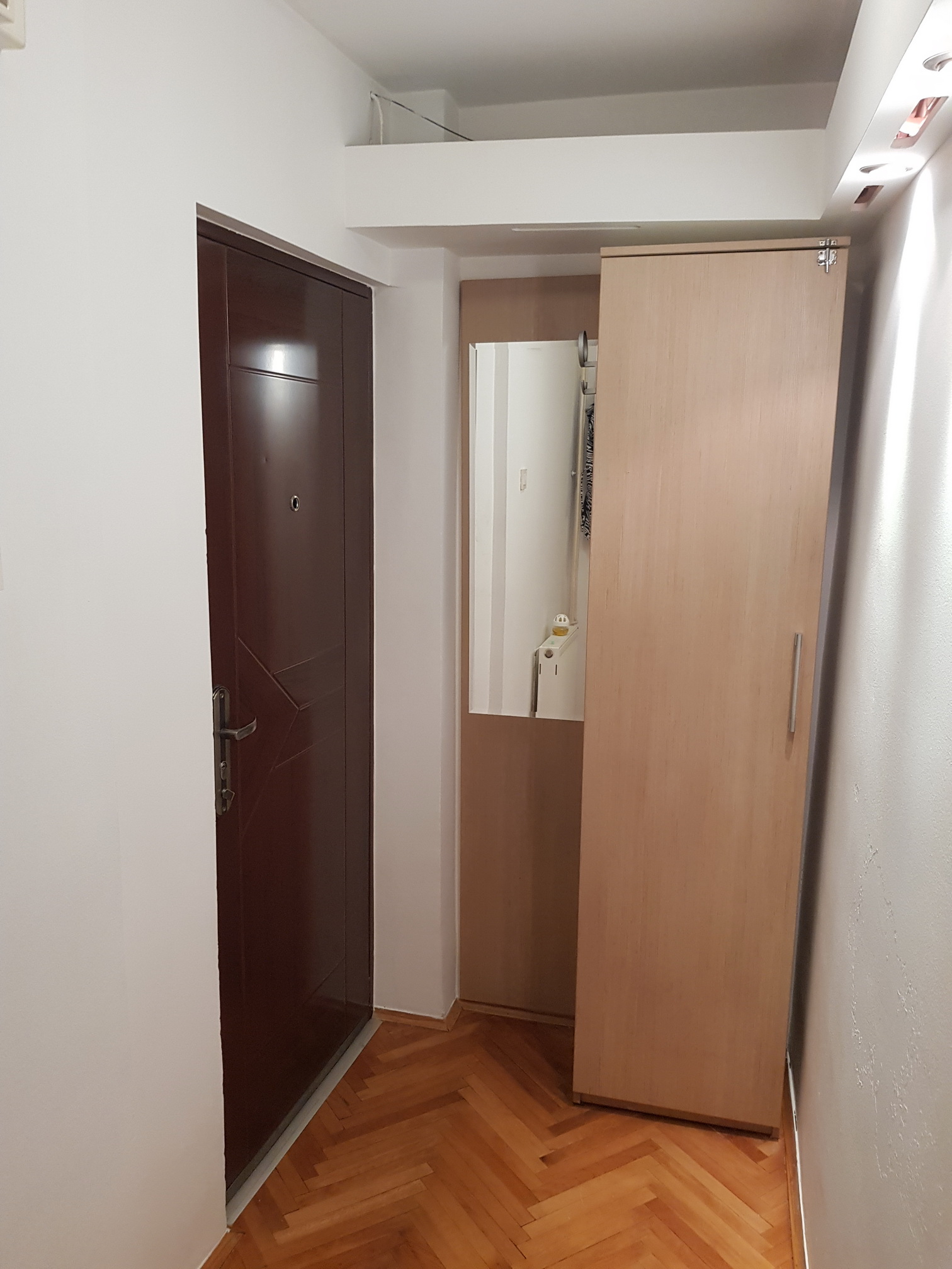 Izdaje se stan kon Delte planeta