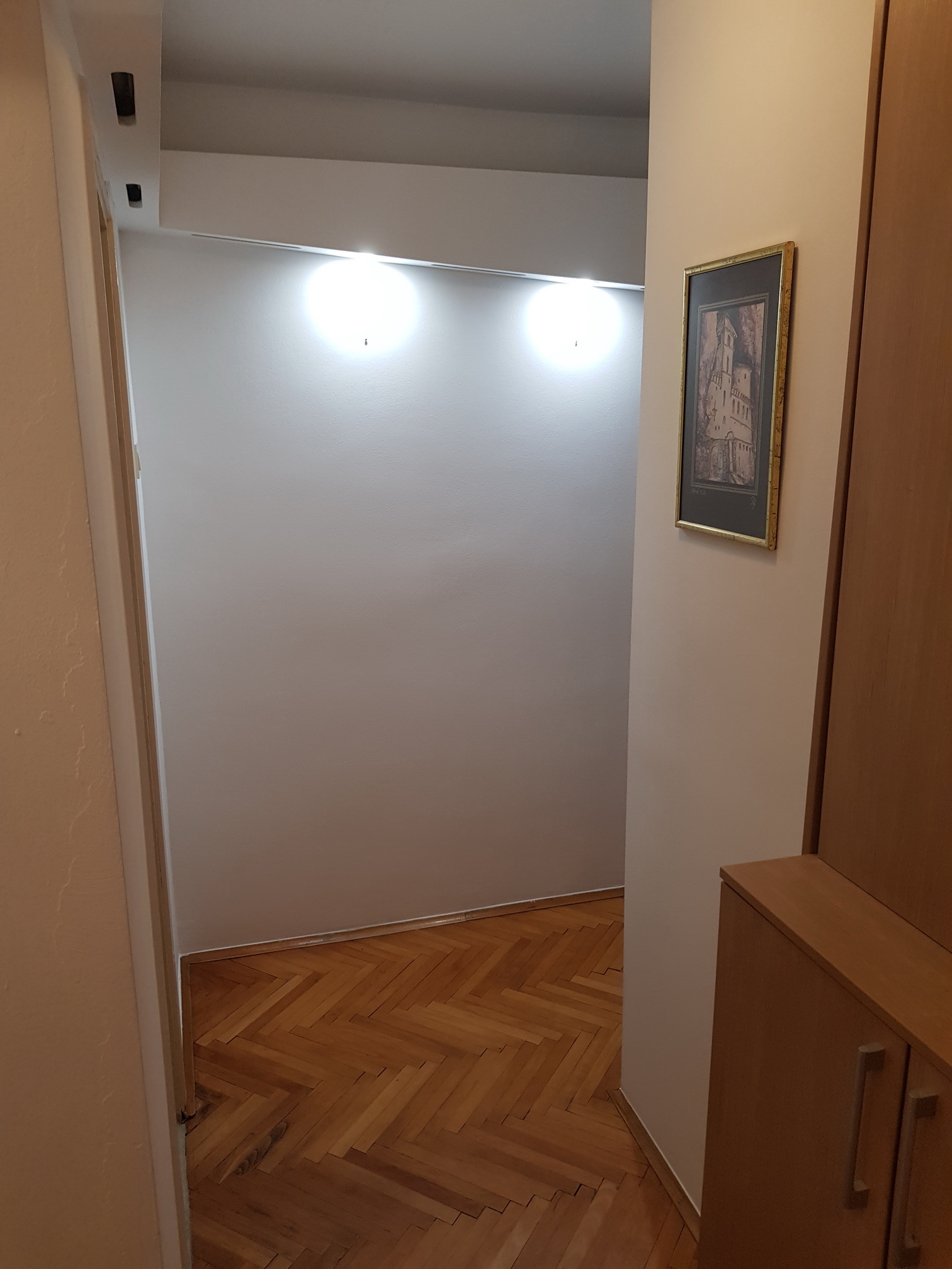 Izdaje se stan kon Delte planeta