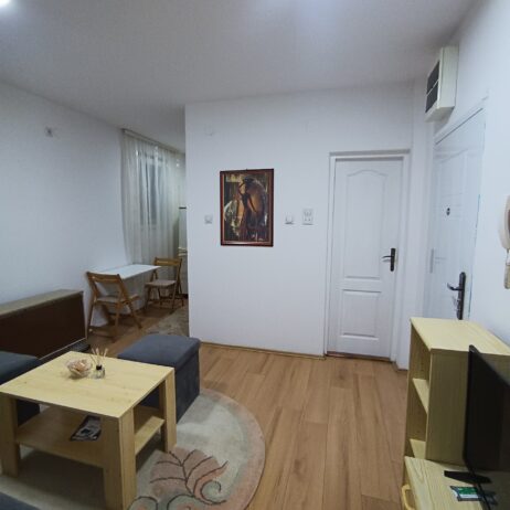 Stan – Somborski bulevar, Nis