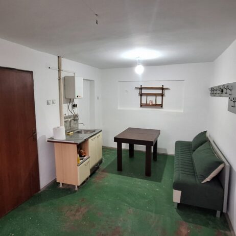 Izdajem Kancelarijsko-Magacinski prostor kod Nisa 520m2