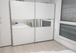 Izdajem stan u epicentru Niša, ima lift i parking za stanare zgrade. Moderno i funkcionalno opremljen. Cena zakupa je 380 eu. Za više informacija kont: 062-216131