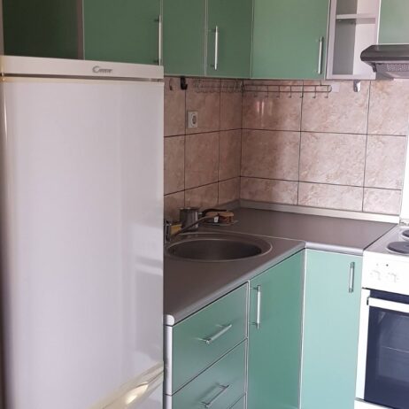 Izdajem namestenu garsonjeru u neposrednoj blizini Delta planeta 8 sprat, lift, terasa. 062484380 062216131