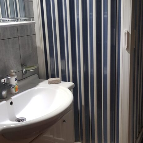Izdajem namestenu garsonjeru u neposrednoj blizini Delta planeta 8 sprat, lift, terasa. 062484380 062216131