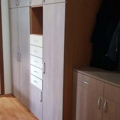 Izdajem namestenu garsonjeru u neposrednoj blizini Delta planeta 8 sprat, lift, terasa. 062484380 062216131