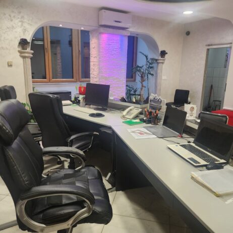 Izdajem poslovni prostor u epicentru Nisa komplet opremljen 61m2. 062484380 062216131