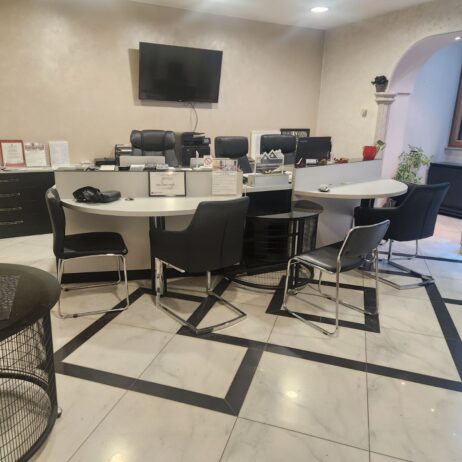 Izdajem poslovni prostor u epicentru Nisa komplet opremljen 61m2. 062484380 062216131