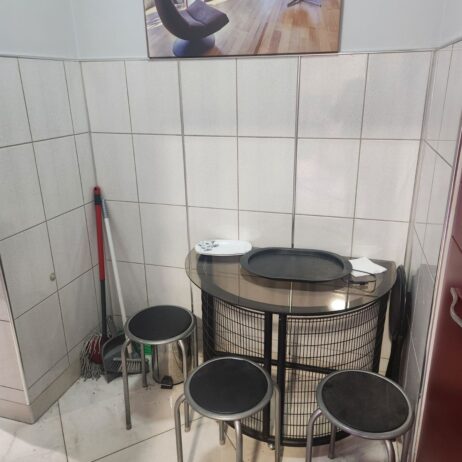 Izdajem poslovni prostor u epicentru Nisa komplet opremljen 61m2. 062484380 062216131