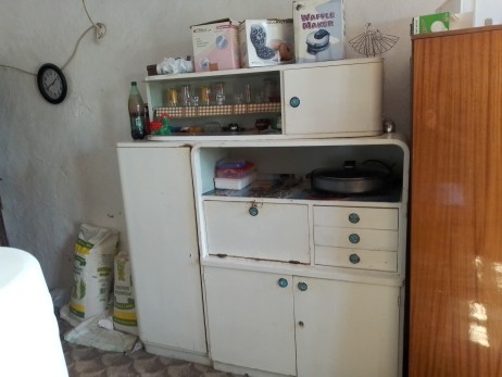 Šifonjer, vitrina i kredenac