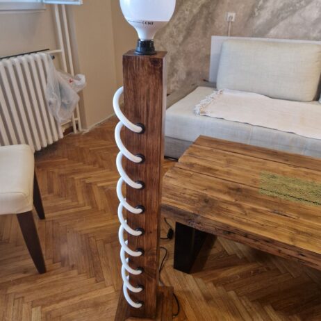 Podna lampa