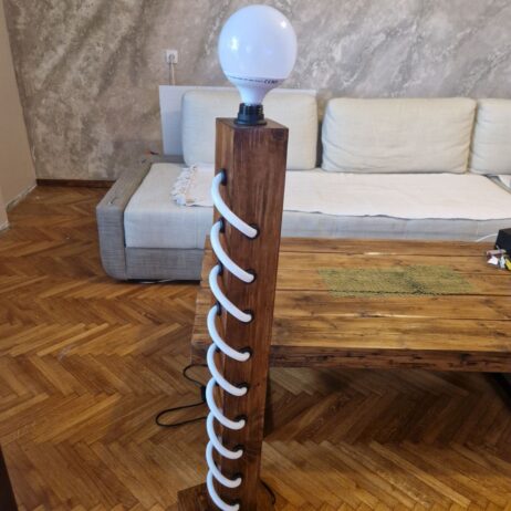 Podna lampa