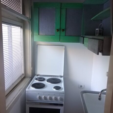 Izdajem namešten stan kod Svetinikolske crkve, u ulici Starca Vujadina, 40 m2