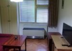 Izdajem namešten stan kod Svetinikolske crkve, u ulici Starca Vujadina, 40 m2