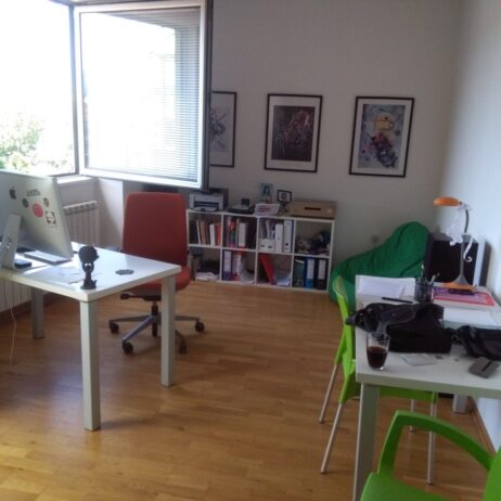 Izdaje se nenamesten dvosoban stan u novijoj zgradi u Nišu
