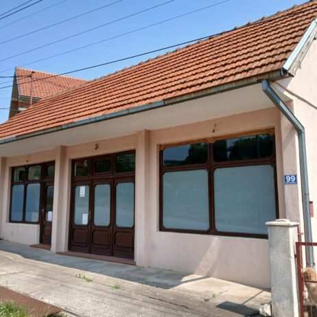 Izdaje se lokal u Donjem Matejevcu, 50 kvadrata, glavna ulica, pogodan za sve vrste delatnosti. Tel 0648850555
