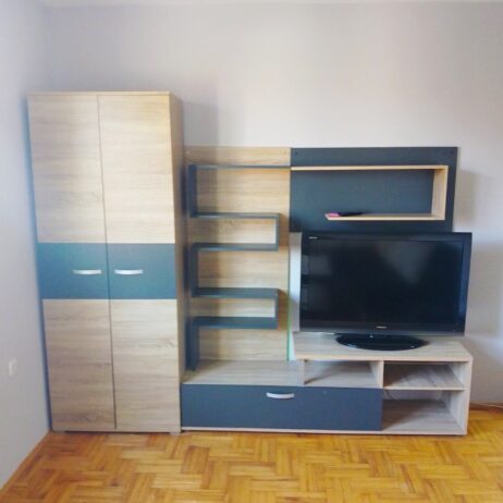 Izdajem garsonjeru u Donjoj vrezini. Cena 150 eura. 0641192894 Beli 0677616623 Milica