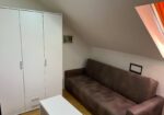 Izdaje se garsonjera u ulici 7.jula kod crkve Svetog Luke. Depozit obavezan.Slobodno od 01.07.2025. g 0637774099