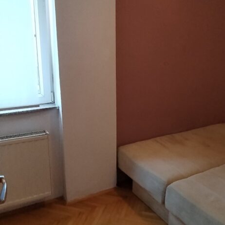 Izdajem namesten dvisoban stan na Paliluli 0652474675 0649556066