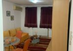 Izdajem garsonjeru u srogom centru Nisa full opremljenu u novoj zgradi,tacnije na 50 ak metara od ..pravnog i ekonomskog fakulteta.cena 250 eur.br tel 063400805
