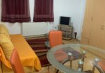Izdajem garsonjeru u srogom centru Nisa full opremljenu u novoj zgradi,tacnije na 50 ak metara od ..pravnog i ekonomskog fakulteta.cena 250 eur.br tel 063400805