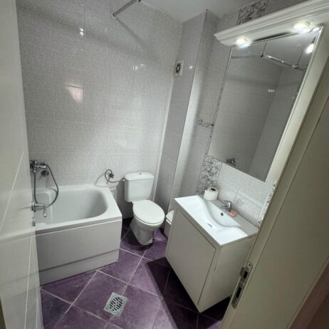 Izdajem dvosoban stan 63m2 i garazu 14m2