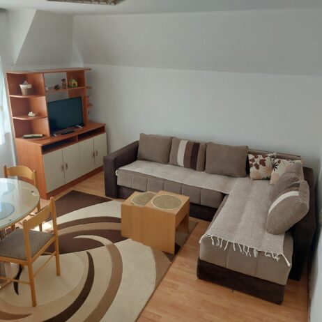 Izdajem jednoiposoban stan, 34m²