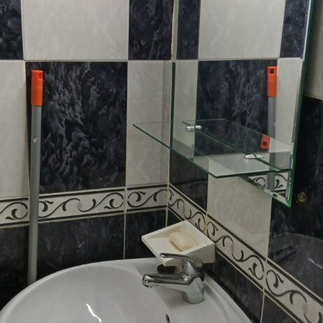 Izdajem kompletno namestenu garsonjeru u strogom centru grada na 4 spratu, CG. 0638947866