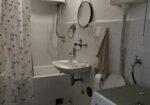 Izdajem namesten jednosoban stan 34m2 na Vizantijskom bulevaru pored parka Svetog Save. CG, KTV, internet. Cena 250 eura. 0601858100