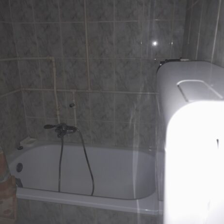 IZDAJEM KOMPLETNO NAMEŠTEN STAN