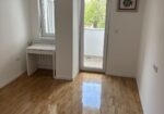 Izdajem NOV do sada neuseljen stan velicine 73m2 u Dusanovoj ulici