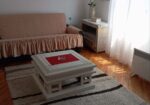 Izdajem namesten sprat u kuci u blizini osnovne skole “Njegos”