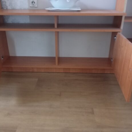 Tv komoda i trpezarijski sto