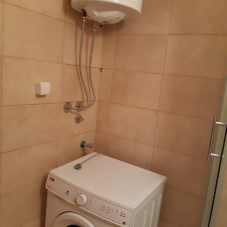 Izdajem namesten stan u ulici Vojvode Vuka 1a/21
