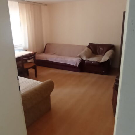 Izdajem namesten sprat u kuci u blizini osnovne skole “Njegos”