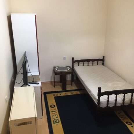 Potreban cimer Zasebna soba, poseban ulaz, kuhinja, kupatilo, wf Na 10min od Medicinskog i PMF fakulteta(kod Pivare) Predrag-064/63 90 151