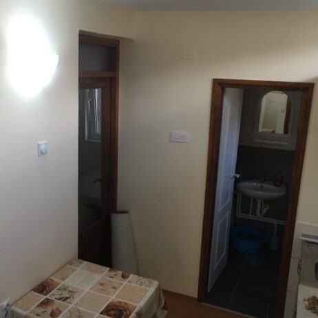 Potreban cimer Zasebna soba, poseban ulaz, kuhinja, kupatilo, wf Na 10min od Medicinskog i PMF fakulteta(kod Pivare) Predrag-064/63 90 151