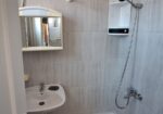 Izdajem namestenu garsonjeru u centru Nisa. Grejanje TA. Cena 130 eura. 0654119889