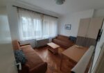 Izdajem namesten trosoban stan u centru Nisa. Grejanje TA. Cena 300 eura. 0654119889