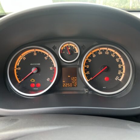 Prodajem Opel Corsu D eco flex