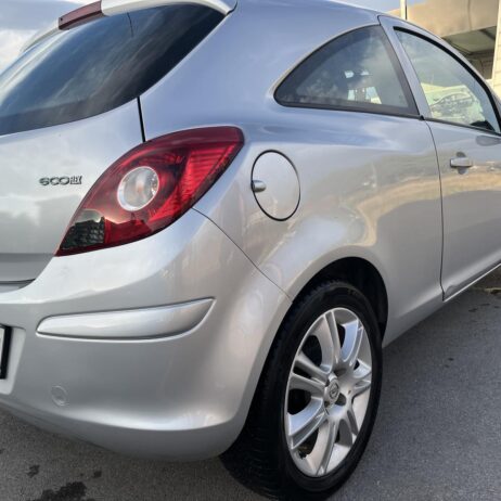 Prodajem Opel Corsu D eco flex