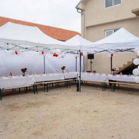 Izdavanje barskih stolova, paviljona, stolova/klupa za sve vrste proslava