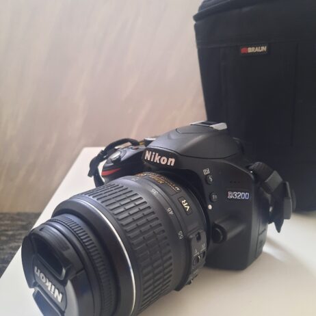 NIKON D3200