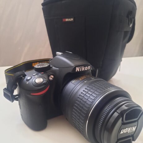 NIKON D3200