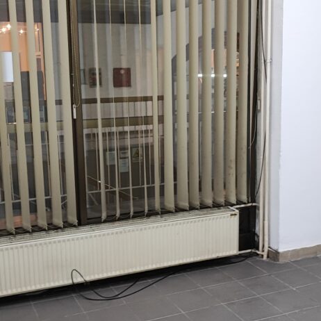 Izdaje se lokal br. 19, u poslovnom centru Ambasador na spratu pored stepenica 30m2. Za sve informacije zvati na telefon 0652811111 Vukić Predrag.