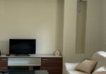 Izdaje se odličan,renoviran i prostoran stan u kući