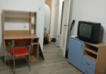 Izdajem jednosoban renoviran stan na duzi vremenski period u Čarnojevićevoj ulici. Stan je na 3 spratu pogodan za samce ,manju porodicu eventualno za studente. Grejanje TA . Cena 300 eura 0638825294