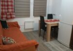 Izdajem jednosoban renoviran stan na duzi vremenski period u Čarnojevićevoj ulici. Stan je na 3 spratu pogodan za samce ,manju porodicu eventualno za studente. Grejanje TA . Cena 300 eura 0638825294
