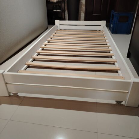 Prodajem fijoku za krevet 4500 din tel.0611727189