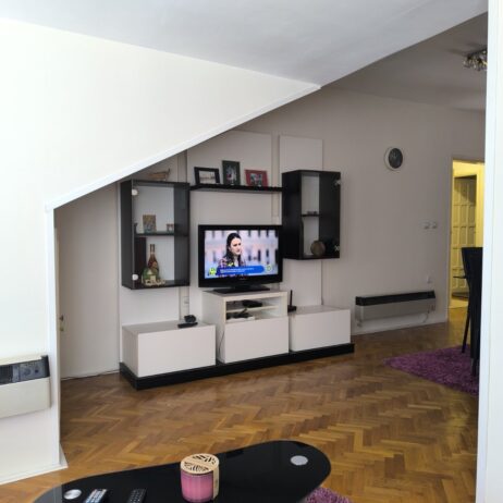 Izdajem nov luksuzno opremljen stan pov. 65m2