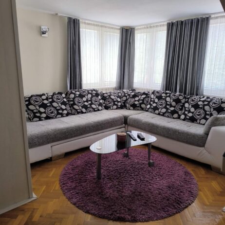 Izdajem nov luksuzno opremljen stan pov. 65m2